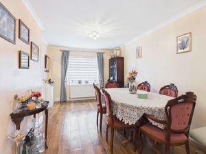 Dining Room - click for photo gallery